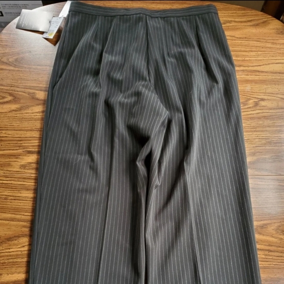 NWT- Briggs New York The Slimming Solution Pants - Picture 6 of 8